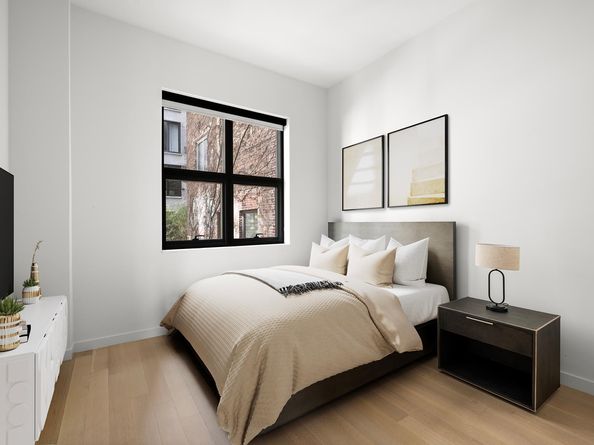 290 West Street 2B, New York NY 10013