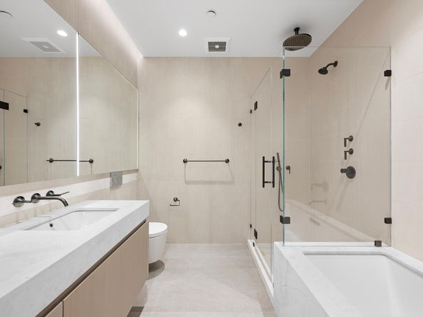 290 West Street 2B, New York NY 10013