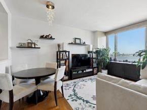 635 West 42nd Street 28D, New York NY 10036