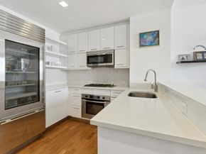 635 West 42nd Street 28D, New York NY 10036