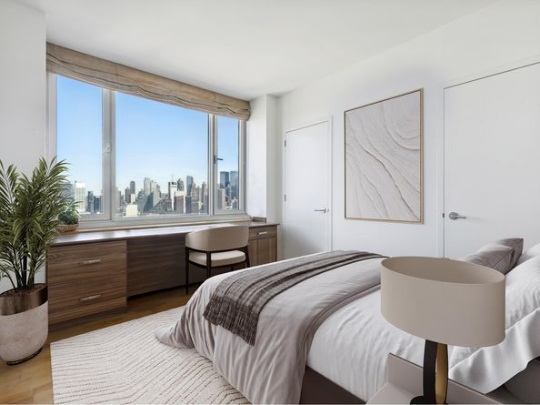 635 West 42nd Street 28D, New York NY 10036