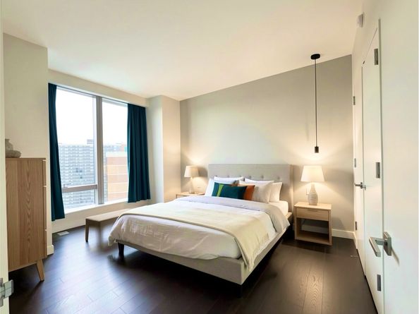252 South Street 21F, New York NY 10002
