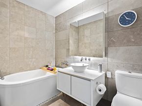 247 West 46th Street 1901, New York NY 10036