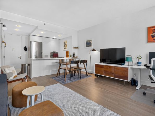 5-19 Borden Avenue 2C, Queens NY 11101