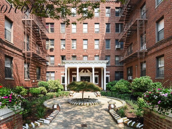 657 East 26th Street 3N, Brooklyn NY 11210