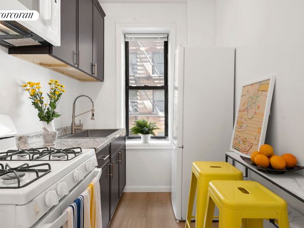 687 West 204th Street 1A, New York NY 10034