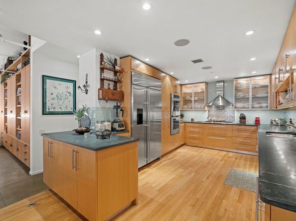 335 West 38th Street 3, New York NY 10018