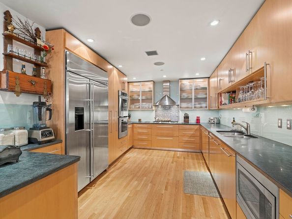 335 West 38th Street 3, New York NY 10018