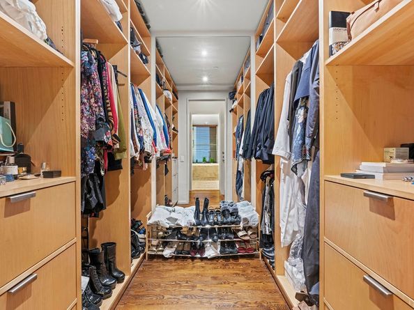 335 West 38th Street 3, New York NY 10018