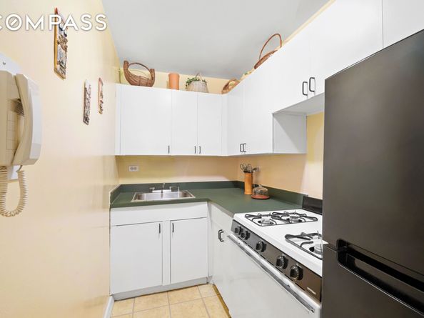 165 West 66th Street 2R, New York NY 10023