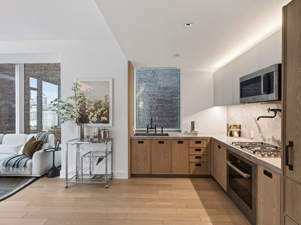 45 East 22nd Street 17B, New York NY 10010