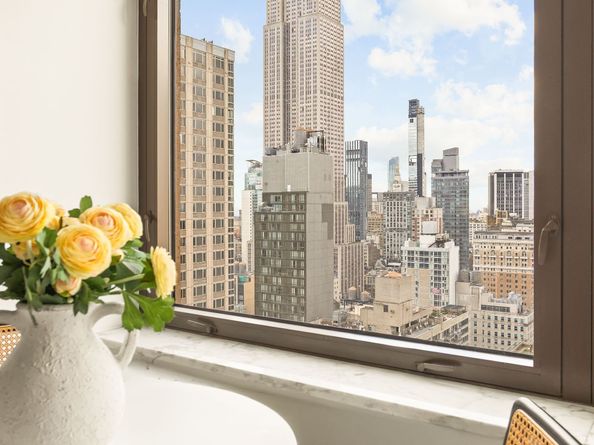 100 West 39th Street 38I, New York NY 10018