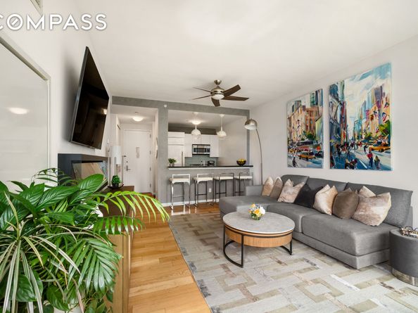 46-30 Center Boulevard 707, Queens NY 11109