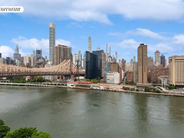 425 Main Street 12D, New York NY 10044