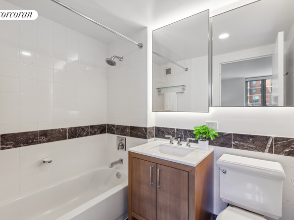 425 Main Street 12D, New York NY 10044