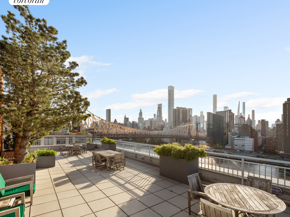 425 Main Street 12D, New York NY 10044