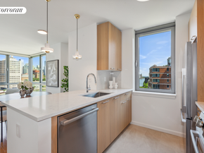 425 Main Street 12D, New York NY 10044