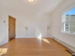 431 Van Renssalaer Court, Ridgefield NJ 07657