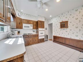 431 Van Renssalaer Court, Ridgefield NJ 07657