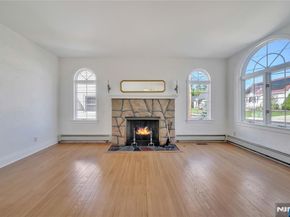 431 Van Renssalaer Court, Ridgefield NJ 07657
