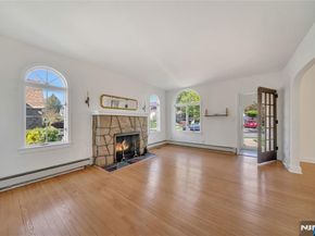 431 Van Renssalaer Court, Ridgefield NJ 07657