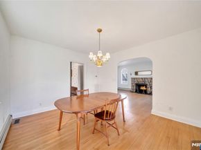 431 Van Renssalaer Court, Ridgefield NJ 07657
