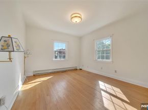 431 Van Renssalaer Court, Ridgefield NJ 07657