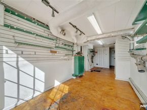 431 Van Renssalaer Court, Ridgefield NJ 07657