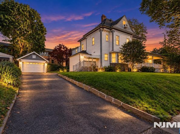 941 Edgewater Avenue, Ridgefield NJ 07657