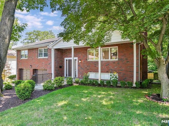 39 Hickory Street, Englewood Cliffs NJ 07632