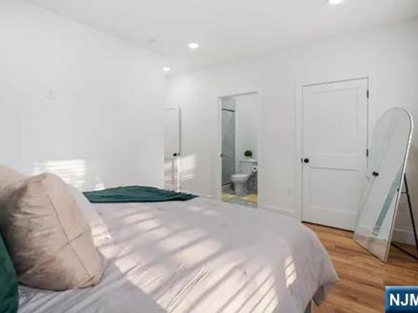 185 Gates Avenue, Jersey City NJ 07305