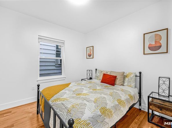 185 Gates Avenue, Jersey City NJ 07305