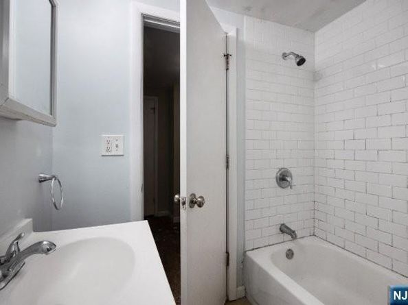287 Tietjen Avenue, Englewood NJ 07631