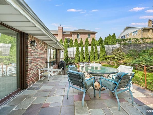 379 Mauro Road, Englewood Cliffs NJ 07632