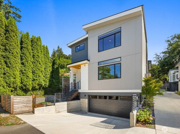 825 NE 105th Street, Seattle WA 98125