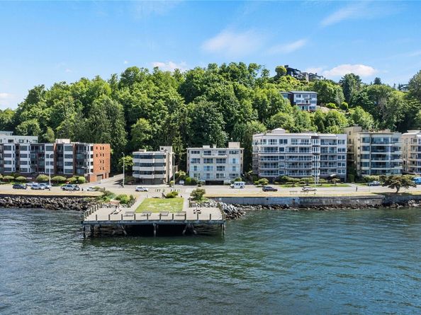 1156 Alki Avenue SW 104, Seattle WA 98116