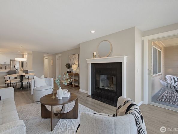 3507 SW Alaska Street 22, Seattle WA 98126