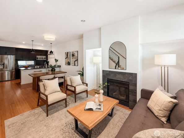 4917 39th Avenue S, Seattle WA 98118
