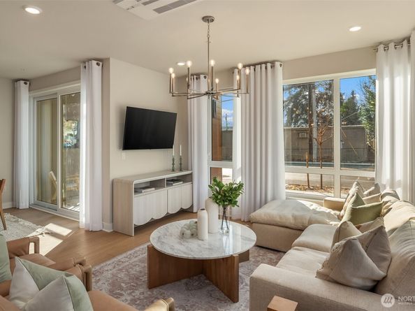 14330 1st Avenue NE 205, Duvall WA 98019