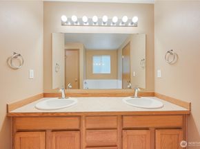 3995 SW Cimmarron Lane, Port Orchard WA 98367
