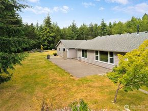 3995 SW Cimmarron Lane, Port Orchard WA 98367