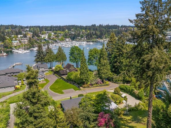 5930 Rose Loop NE, Bainbridge Island WA 98110