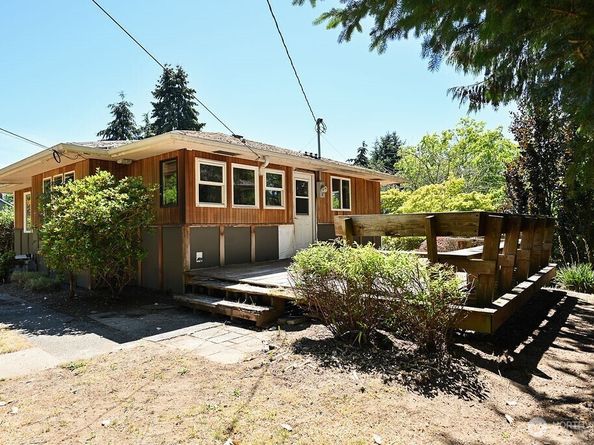 14323 12th Avenue SW, Burien WA 98166