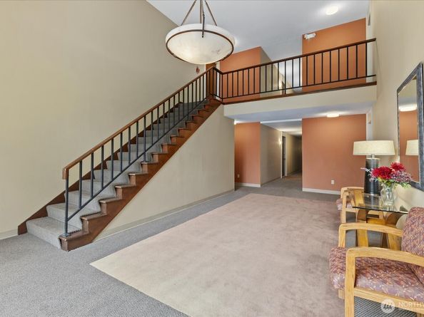 11006 NE 68th Street 819, Kirkland WA 98033