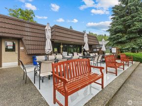 11006 NE 68th Street 819, Kirkland WA 98033