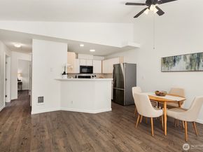 9210 Market Pl D201, Lake Stevens WA 98258