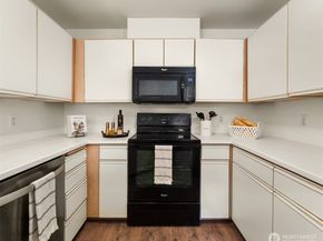9210 Market Pl D201, Lake Stevens WA 98258