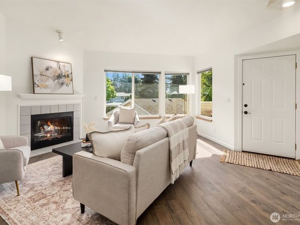 9210 Market Pl D201, Lake Stevens WA 98258
