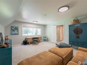 21835 NE 104th Place, Redmond WA 98053