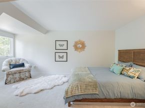 21835 NE 104th Place, Redmond WA 98053